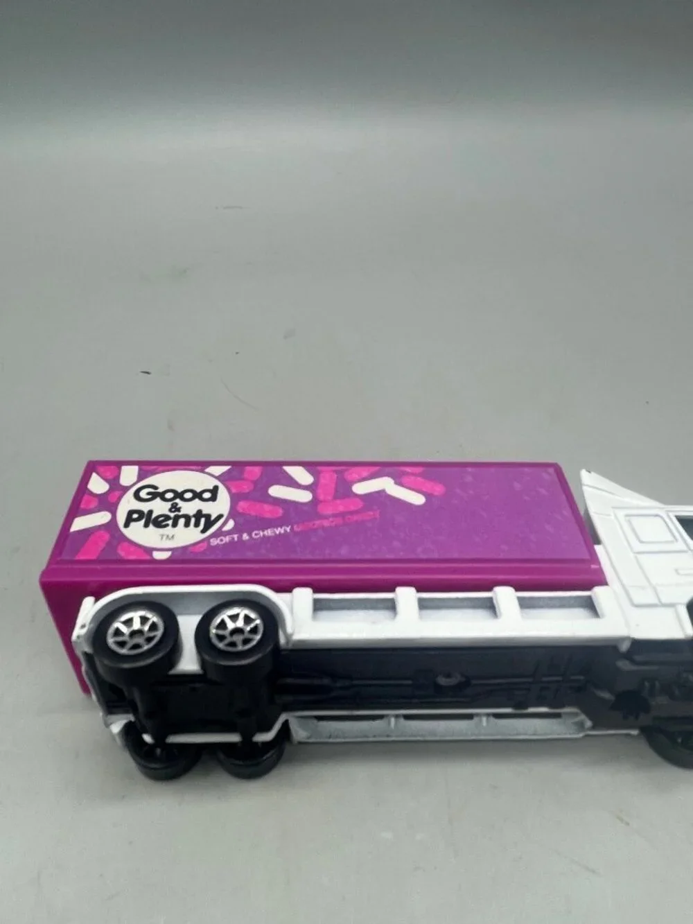 Hot Wheels 1996 Mattel Inc. Die Cast Good & Plenty Licorice Candy Box Truck READ